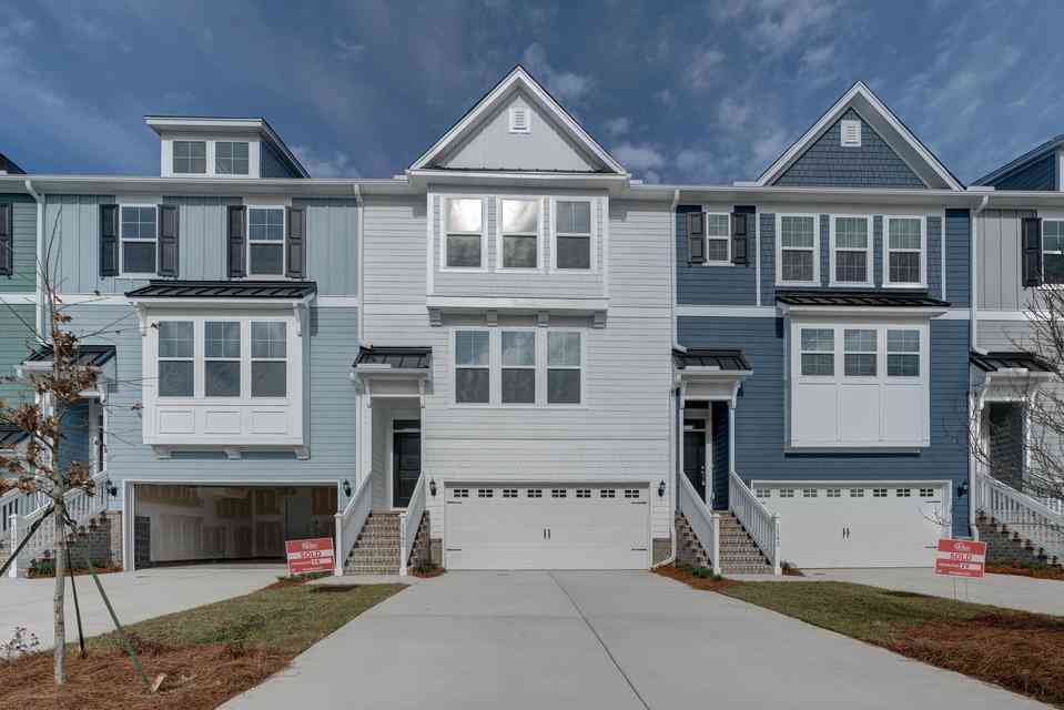 Townhouse For Sale - 1545 Moss Spring Road<br/> Mount Pleasant, SC 29466