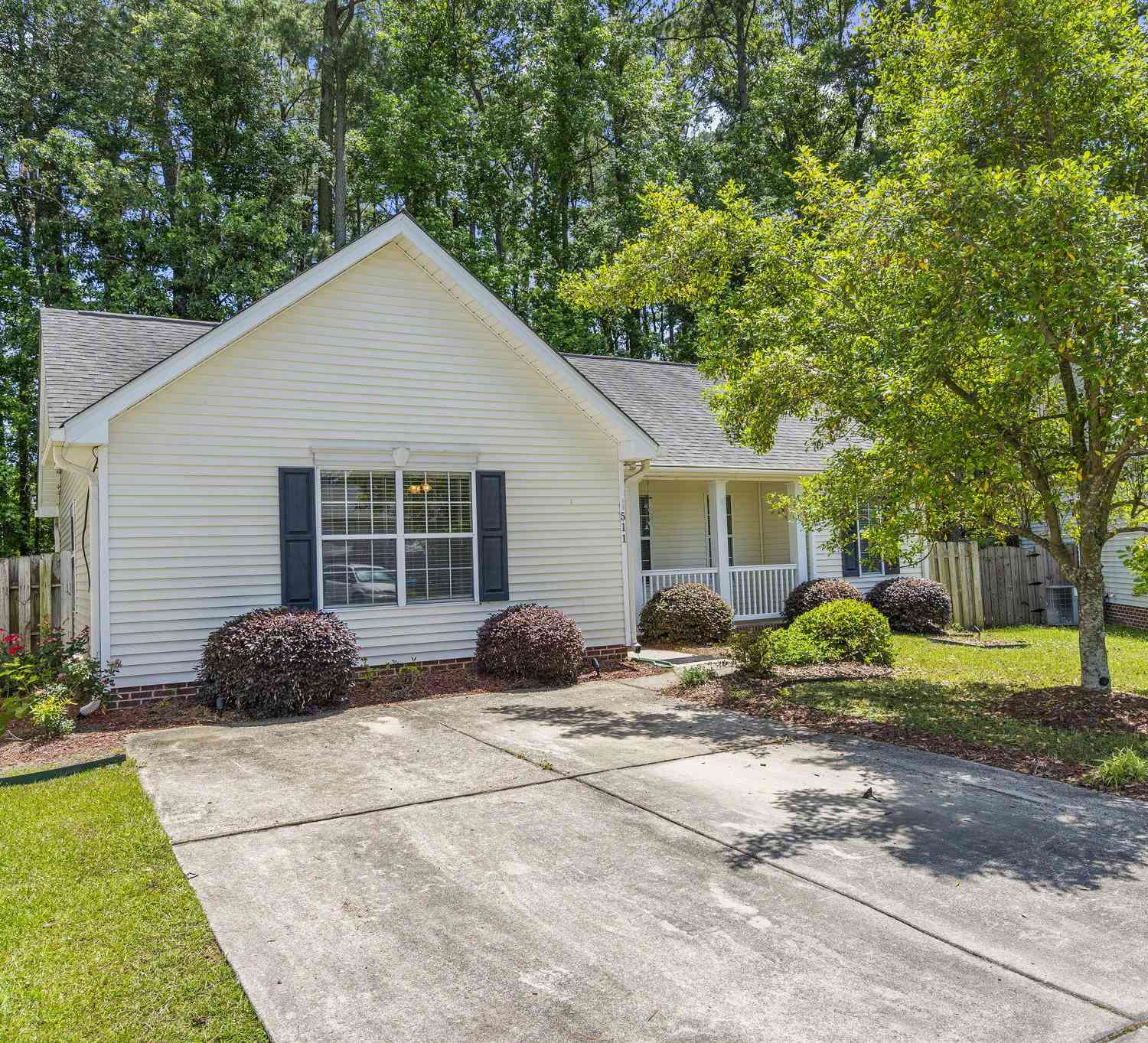 Homes For Sale - 511 Stratton Court<br/> Goose Creek, SC 29445