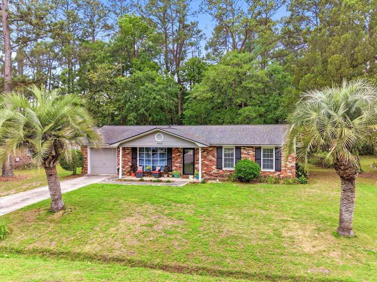 Homes For Sale - 4960 Foxwood Drive<br/> North Charleston, SC 29418