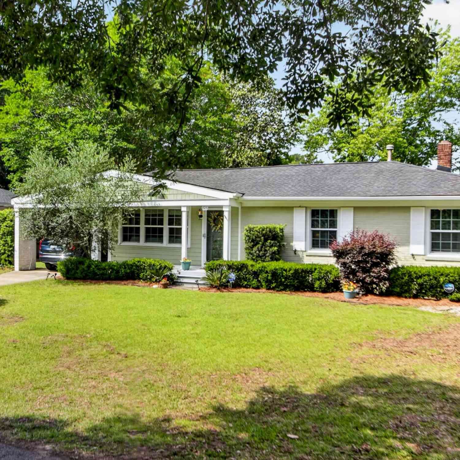 Homes For Sale - 823 Quail Drive<br/> Charleston, SC 29412