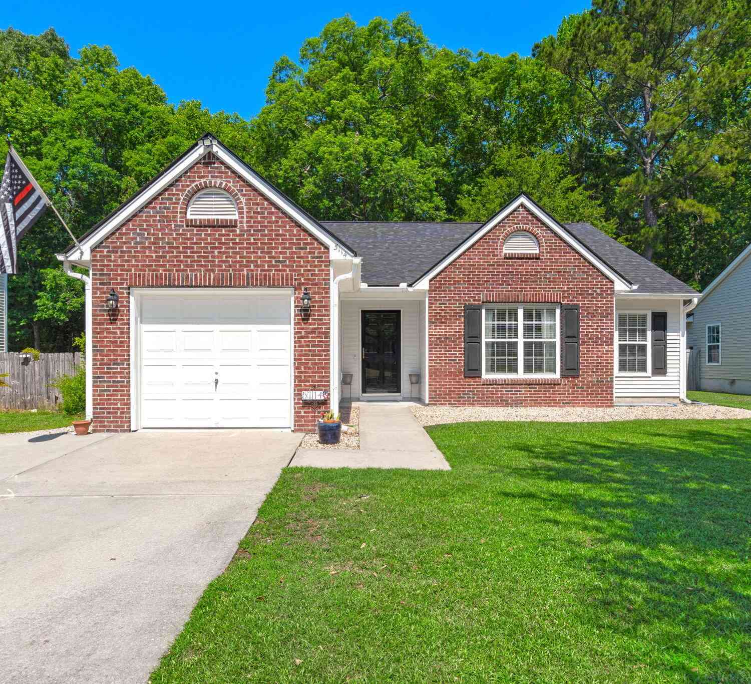 Homes For Sale - 5114 Thornton Drive<br/> Summerville, SC 29485