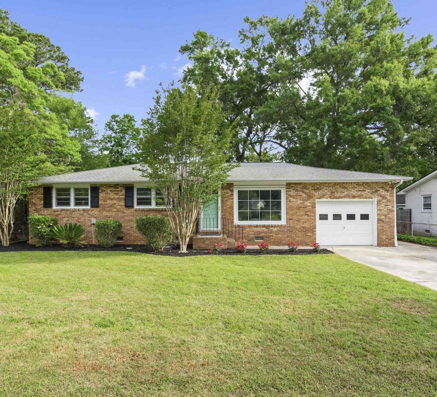 Homes For Sale - 121 Belknap Road<br/> Goose Creek, SC 29445
