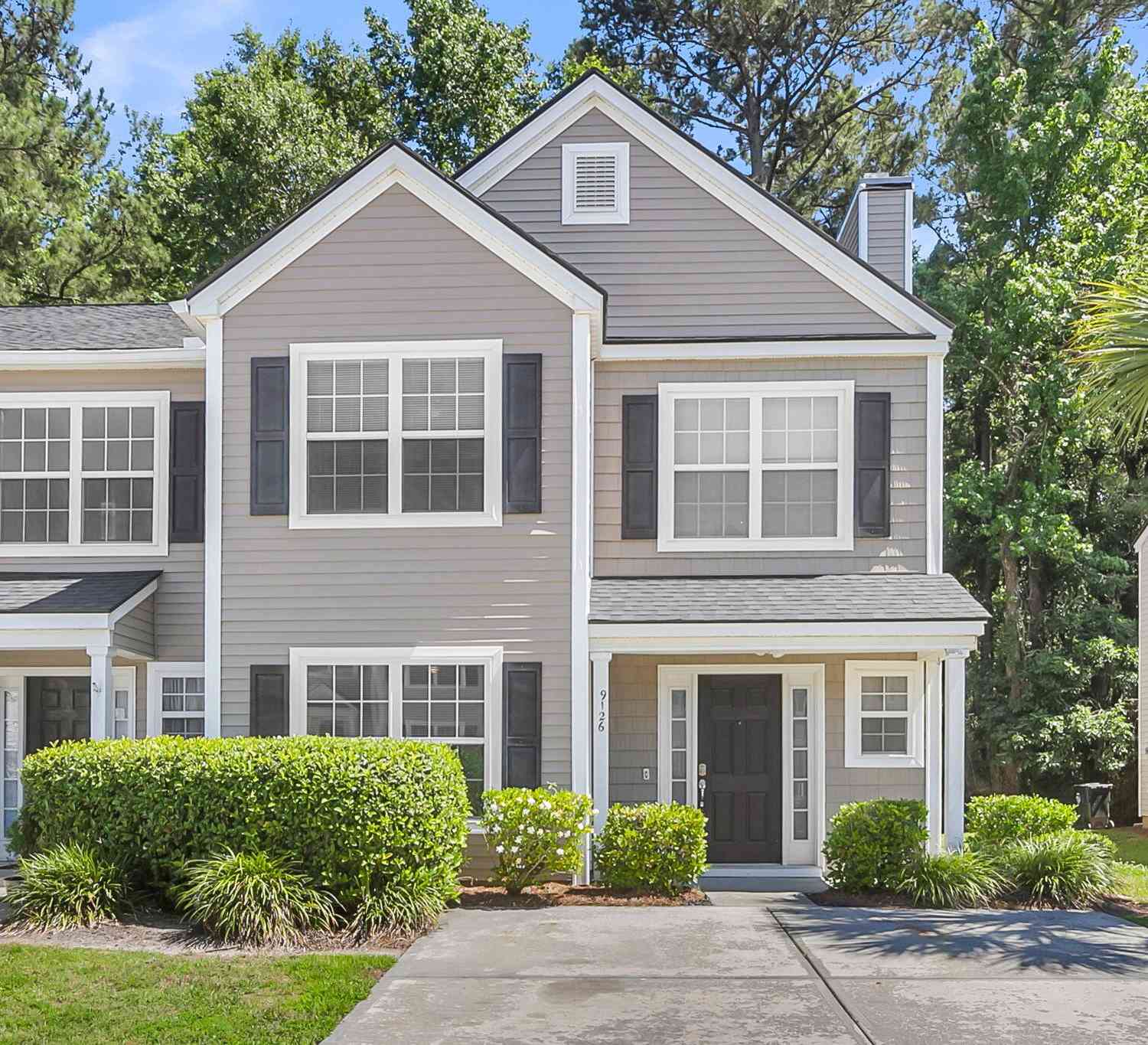 Townhouse For Sale - 9126 Maple Grove Drive<br/> Summerville, SC 29485
