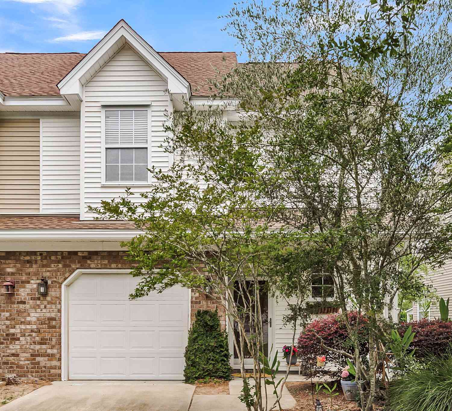 Townhouse For Sale - 1504 Royal Colony Road<br/> Johns Island, SC 29455