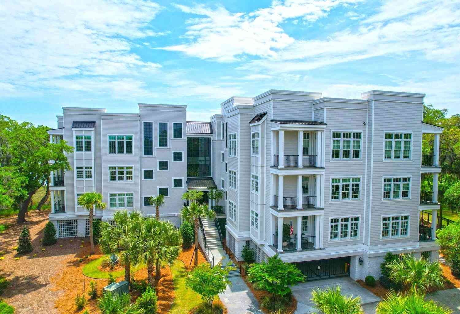Homes For Sale - 108 Fairbanks Oak Alley #201<br/> Charleston, SC 29492