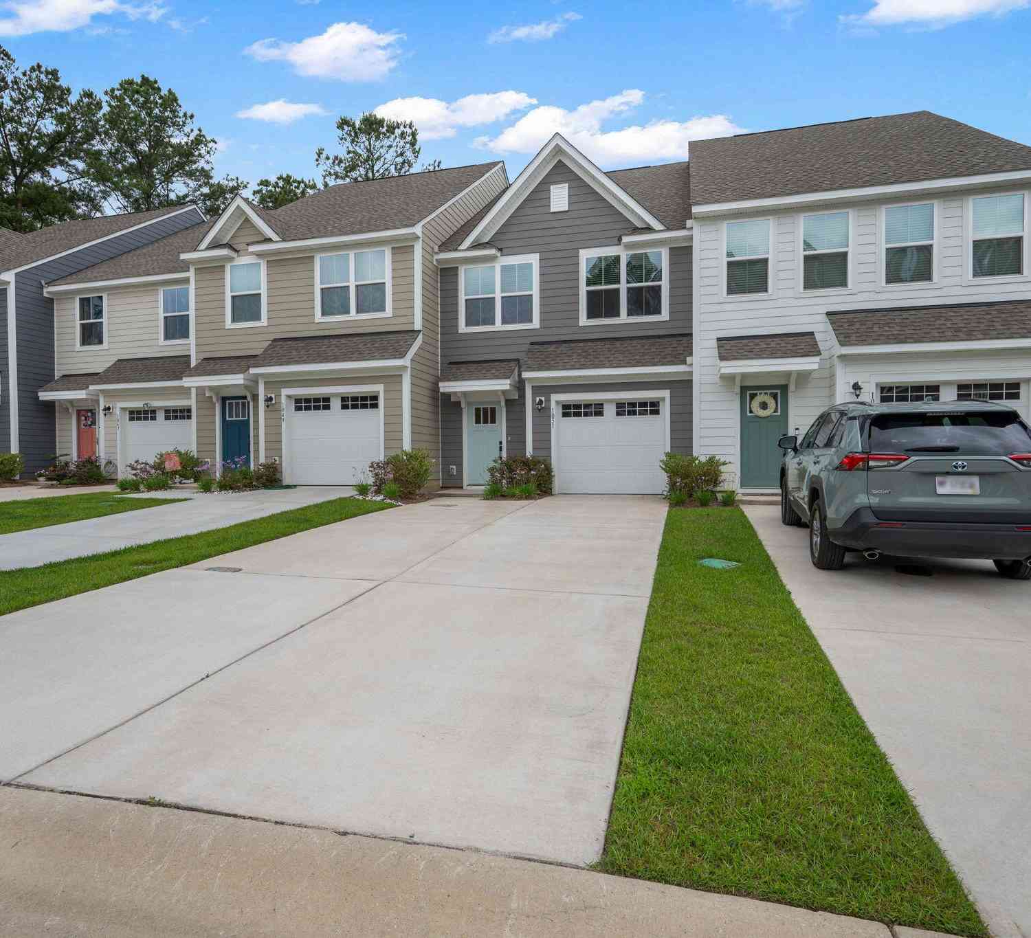 Townhouse For Sale - 1051 Crescent Cove Lane<br/> Summerville, SC 29483