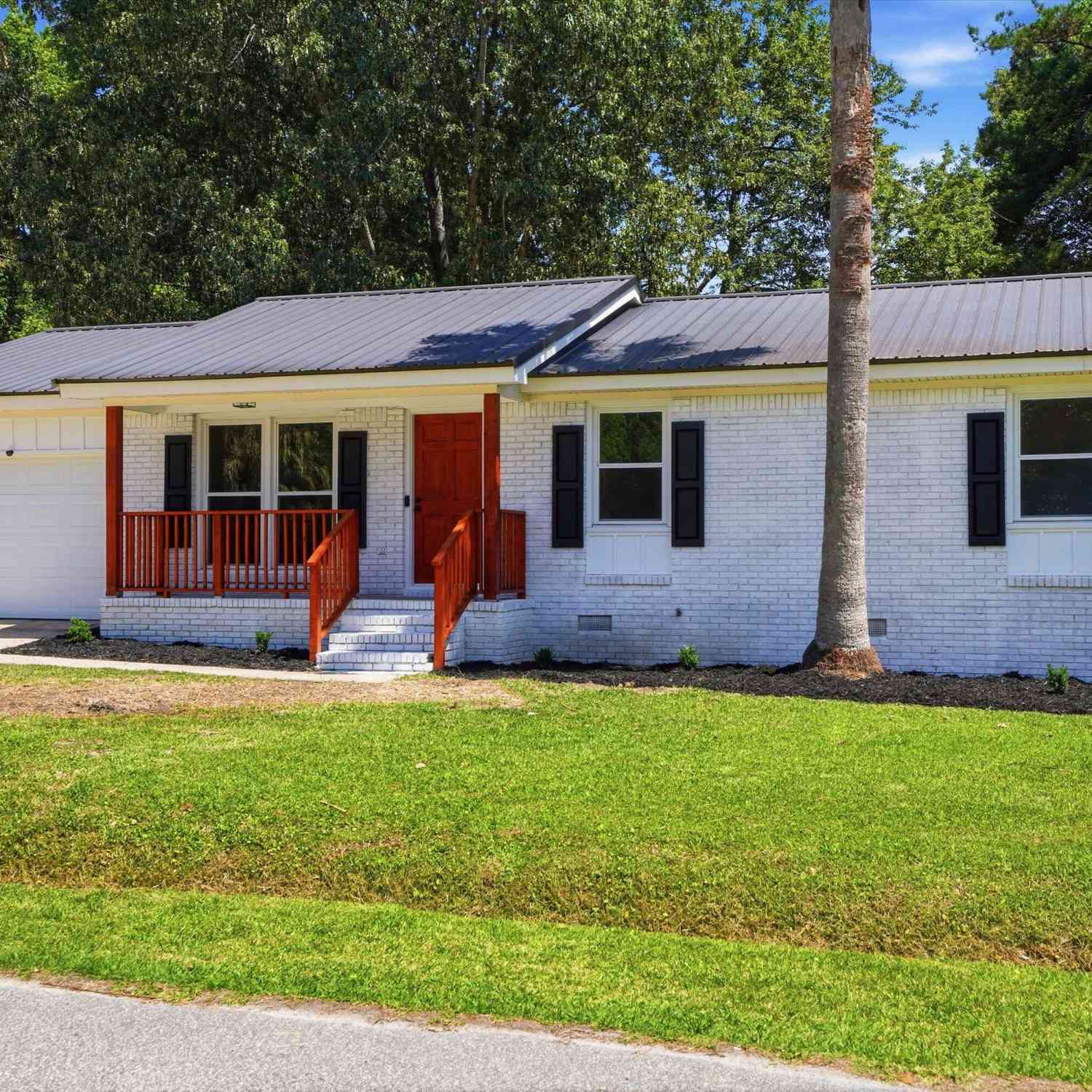 Homes For Sale - 452 Madeline Drive<br/> Goose Creek, SC 29445