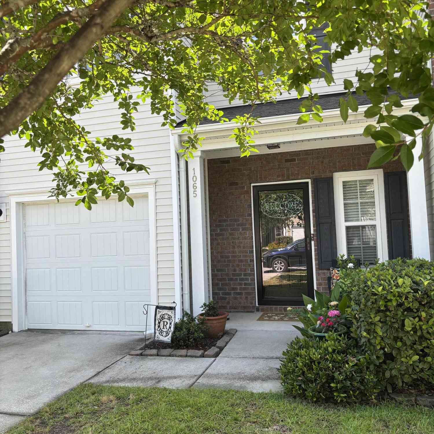 Townhouse For Sale - 1065 Bennington Drive<br/> Charleston, SC 29492