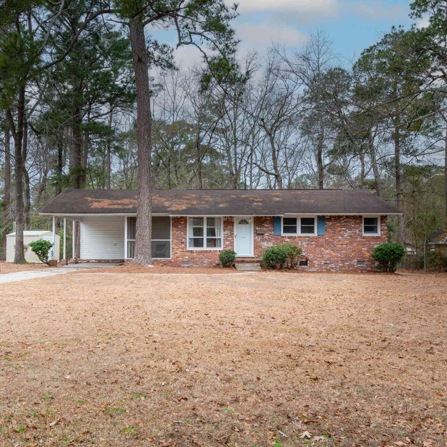 Homes For Sale - 112 Dogwood Circle<br/> Summerville, SC 29485