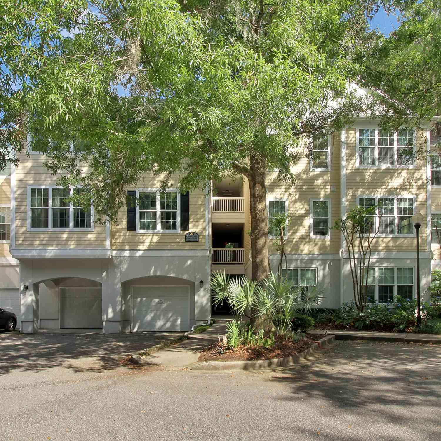 Condo For Sale - 60 Fenwick Hall Allee Alley #APT 911<br/> Johns Island, SC 29455