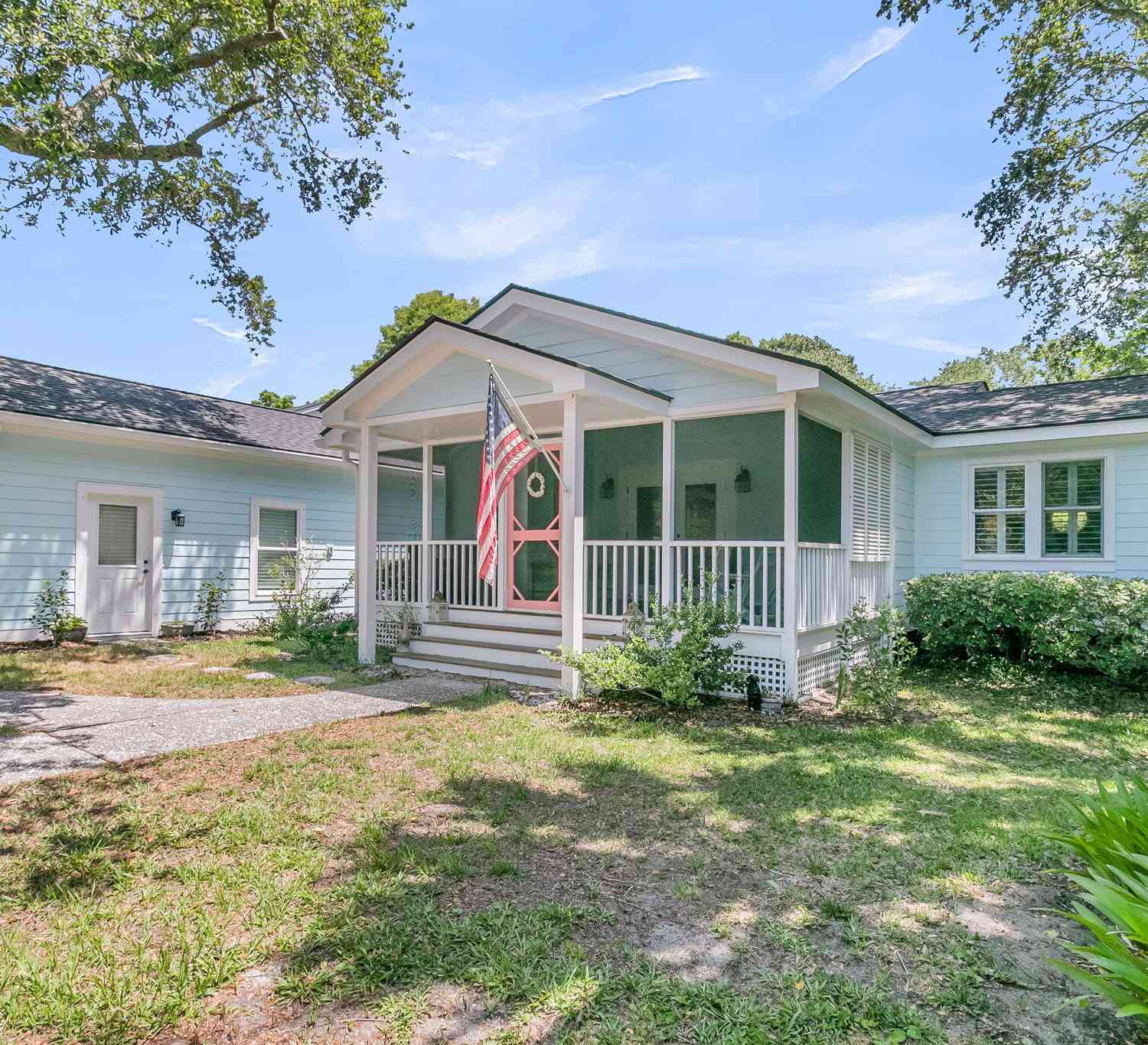 Homes For Sale - 20 32nd Avenue<br/> Charleston County, Isle of Palms, SC 29451