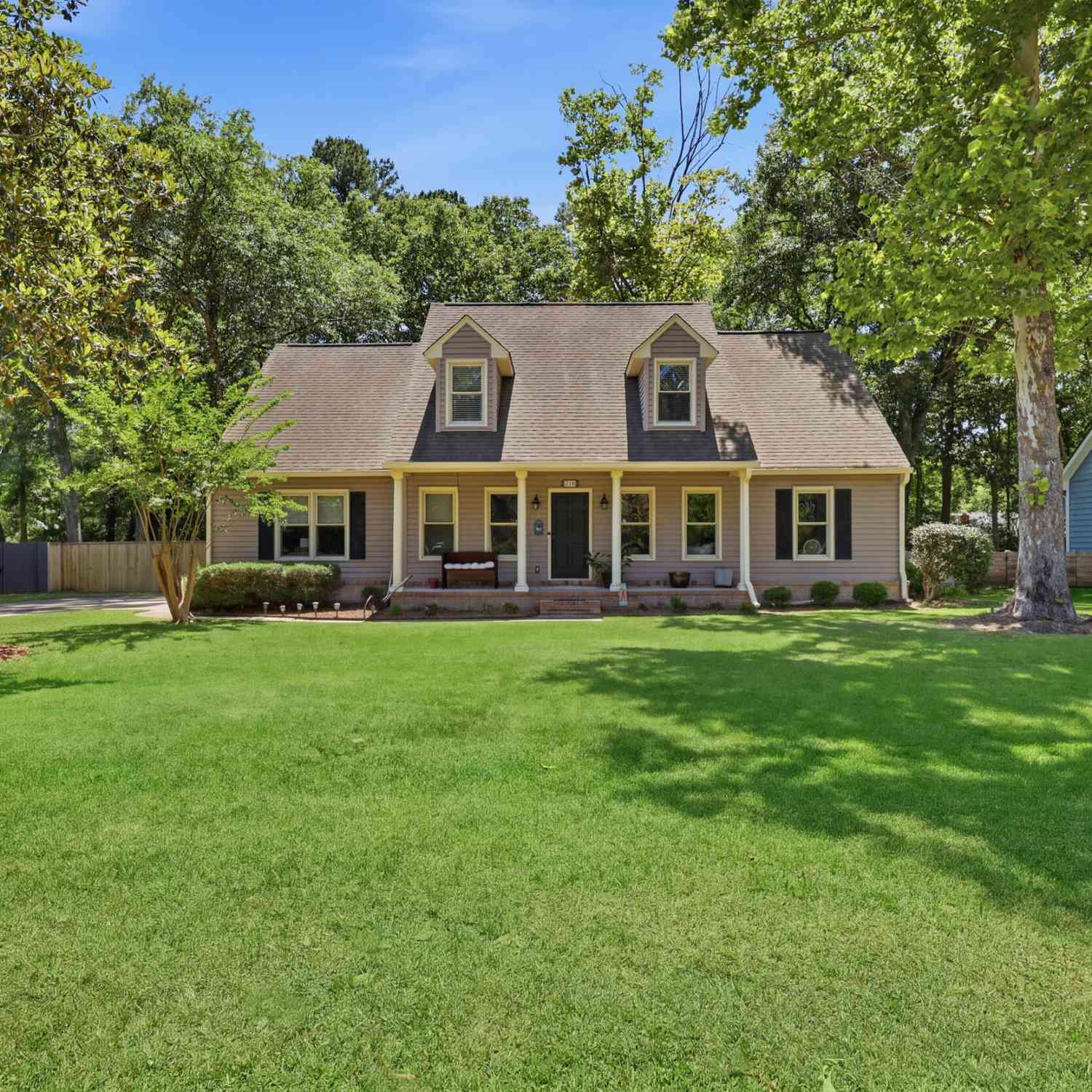 Homes For Sale - 210 Fort Street<br/> Summerville, SC 29485
