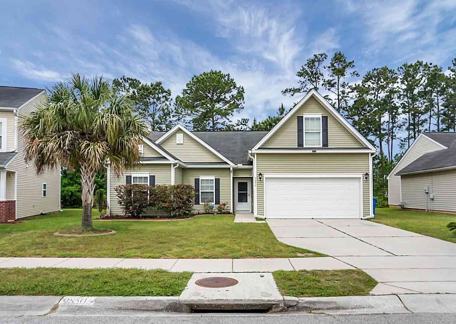 Homes For Sale - 9850 Stockport Circle<br/> Summerville, SC 29485