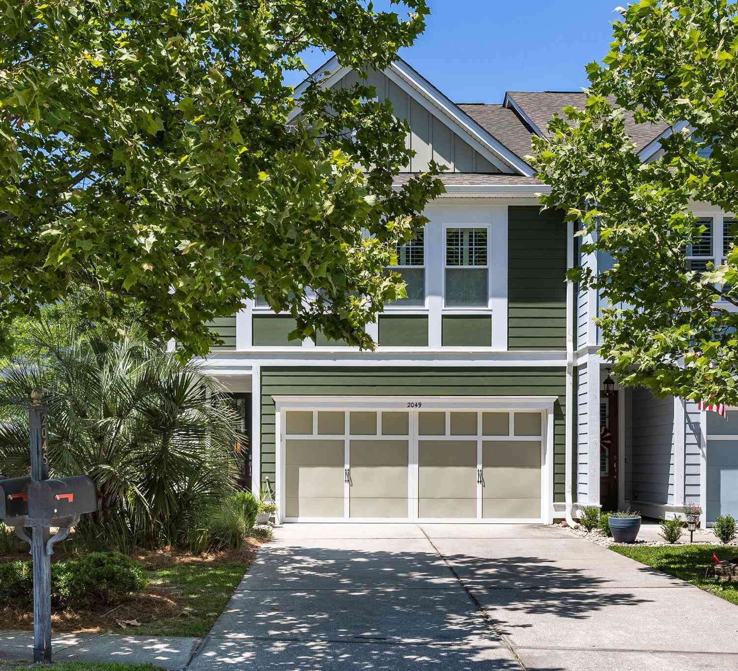 Townhouse For Sale - 2049 Kings Gate Lane<br/> Mount Pleasant, SC 29466