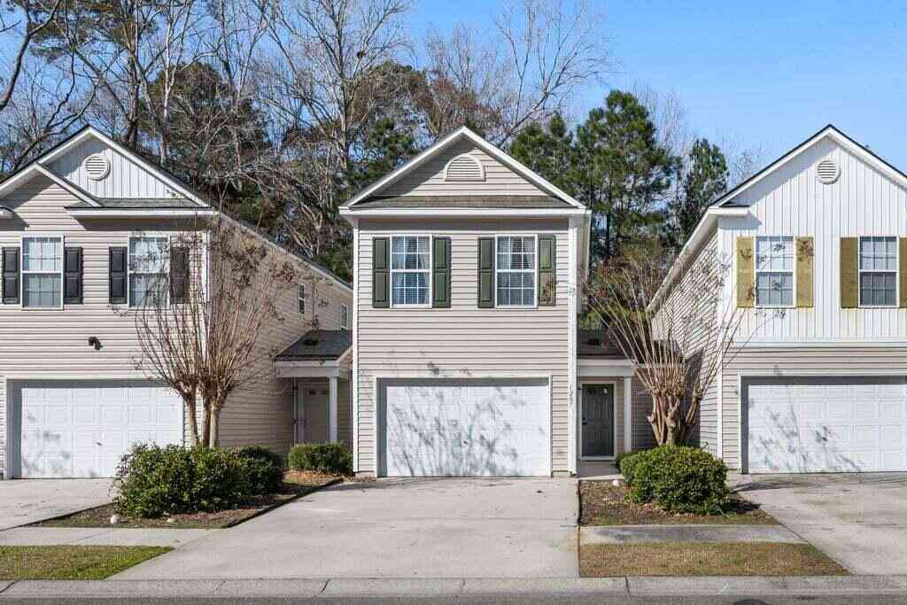 Townhouse For Sale - 1207 Vistiana Drive<br/> North Charleston, SC 29420