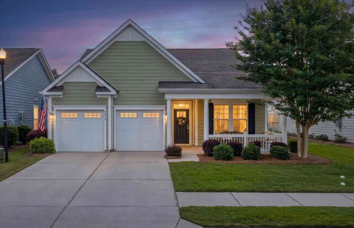 Homes For Sale - 2016 Redback Drive<br/> Summerville, SC 29483