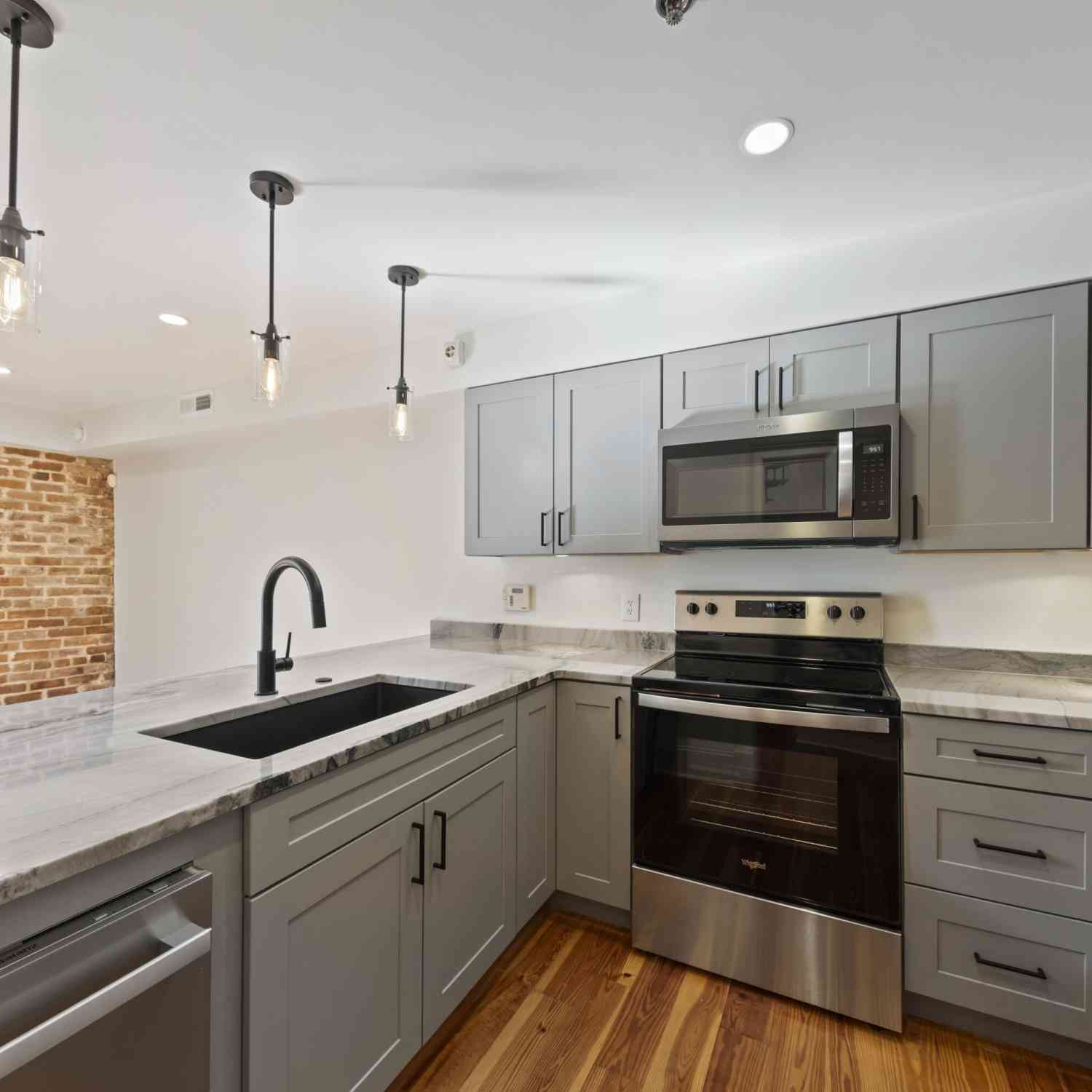 Homes For Rent - 377 King Street #UNIT 201<br/> Charleston, SC 29401