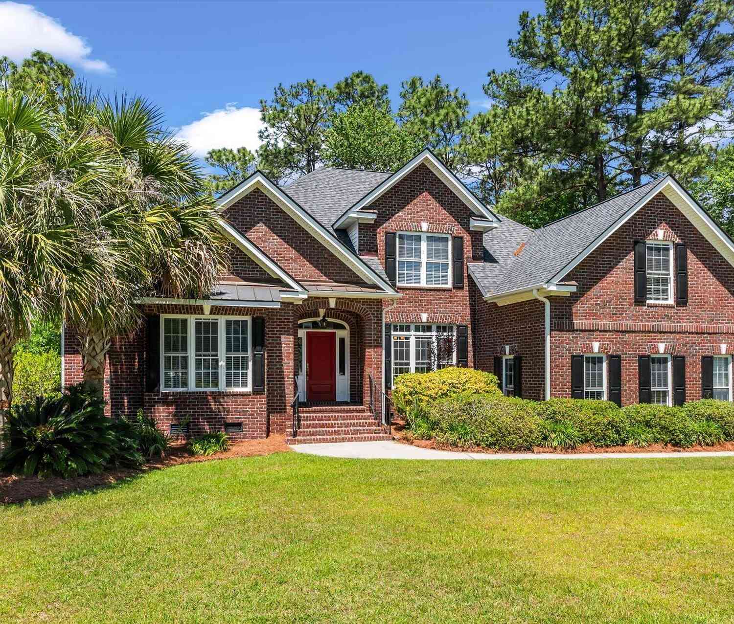 Homes For Sale - 125 Pine Valley Drive<br/> Summerville, SC 29483