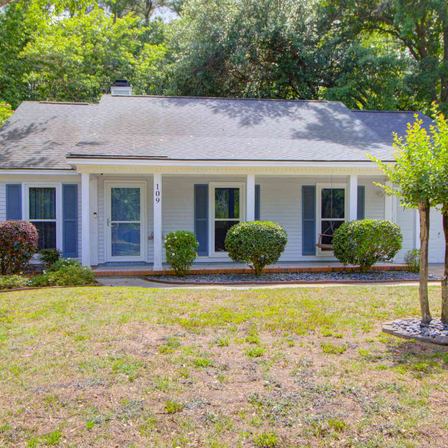 Homes For Sale - 109 Salterton Street<br/> Summerville, SC 29485