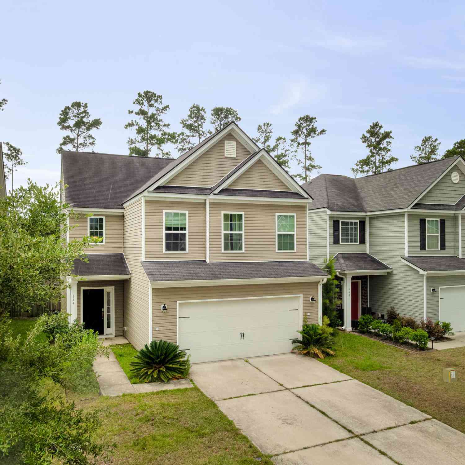 Homes For Sale - 664 Redbud Lane<br/> Summerville, SC 29483