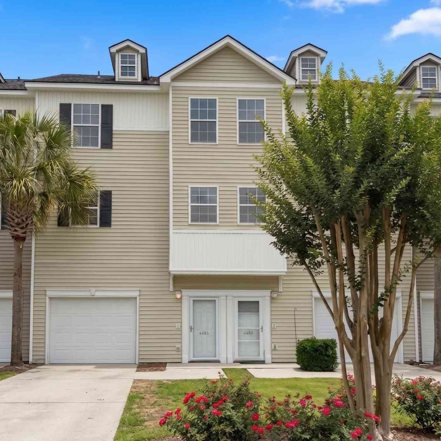 Townhouse For Sale - 4492 Great Oak Drive<br/> Charleston County, North Charleston, SC 29418