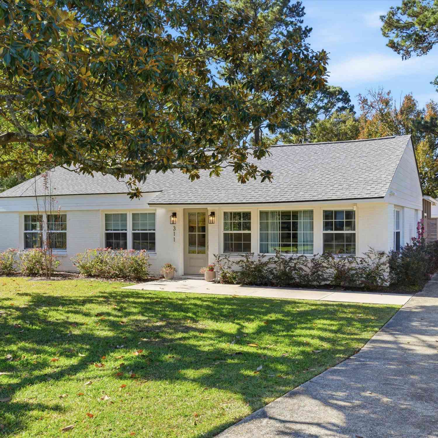 Homes For Sale - 311 Lamont Road<br/> Charleston, SC 29407