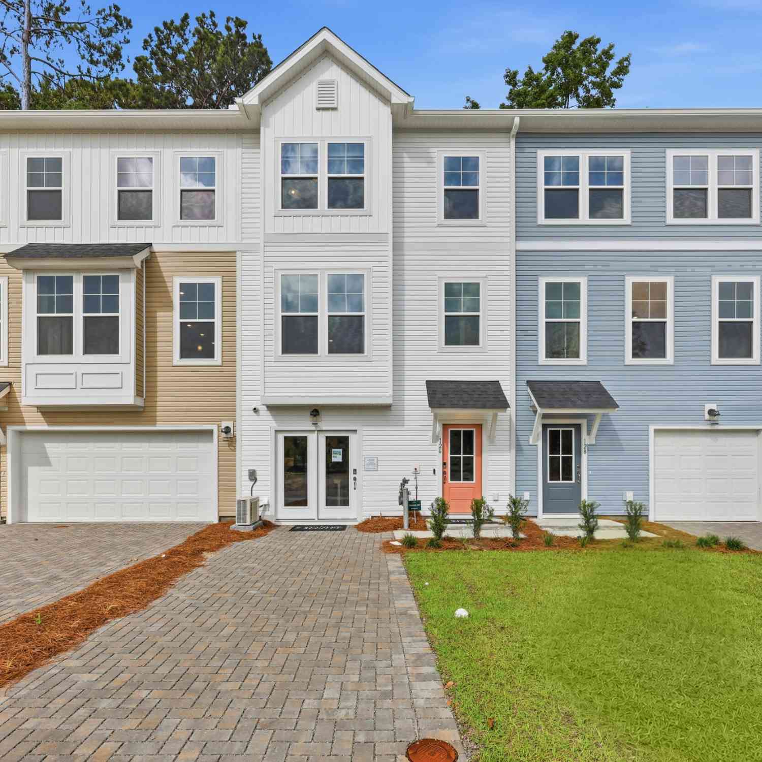 Townhouse For Sale - 128 Fernbank Road Court<br/> Johns Island, SC 29455