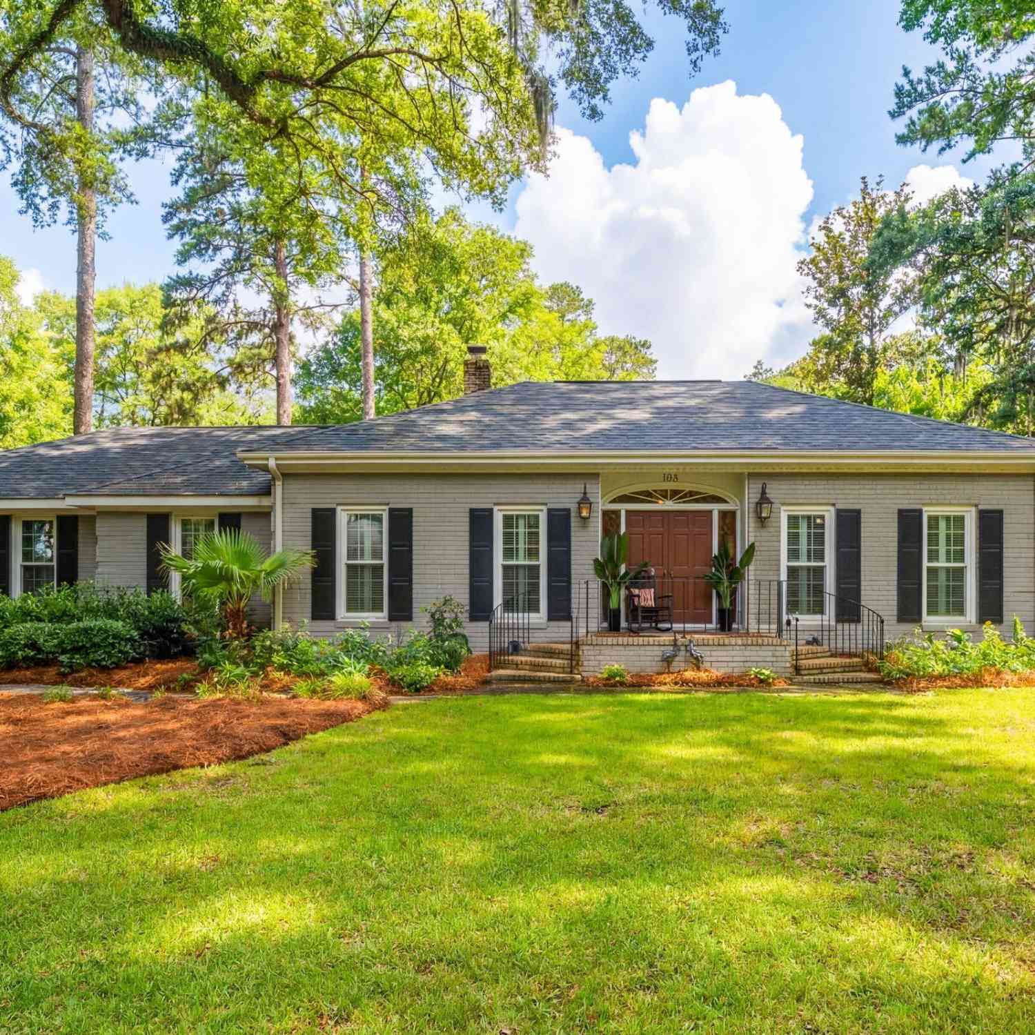 Homes For Sale - 108 President Circle<br/> Summerville, SC 29483
