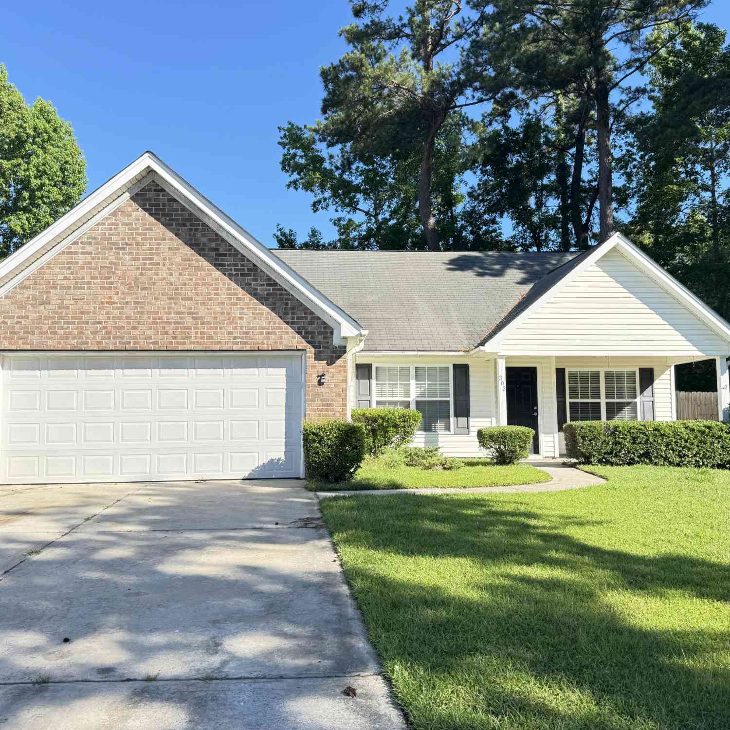 Homes For Rent - 303 Eagleston Drive<br/> Moncks Corner, SC 29461