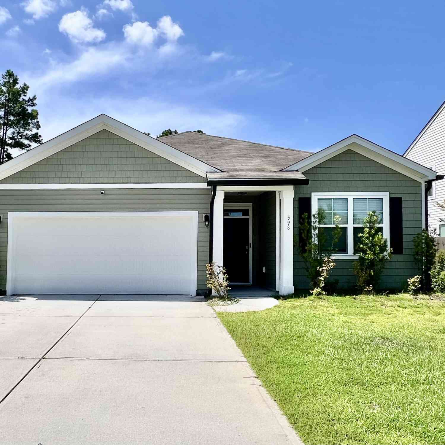 Homes For Rent - Circle<br/> Moncks Corner, SC 29461