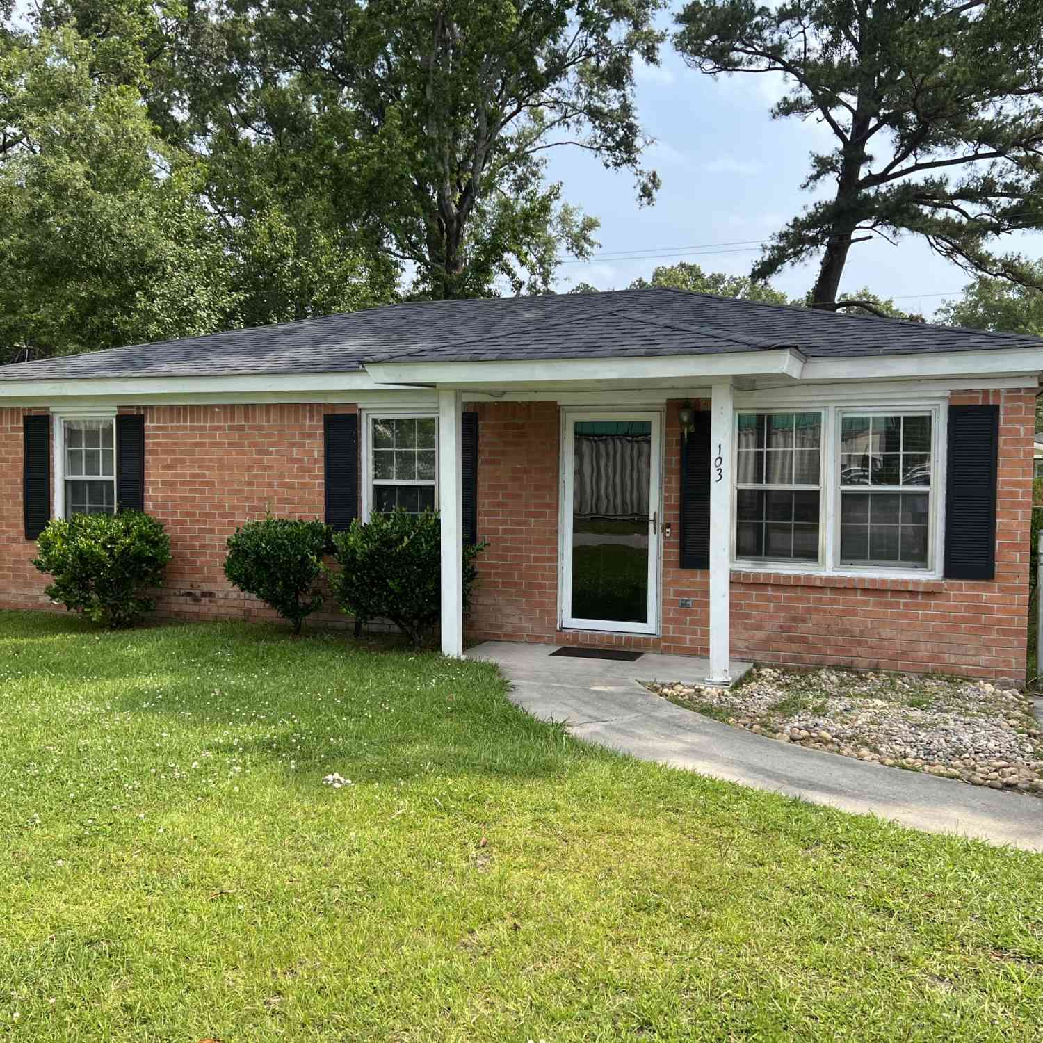 Homes For Rent - 103 Dorchester Manor Boulevard<br/> North Charleston, SC 29420