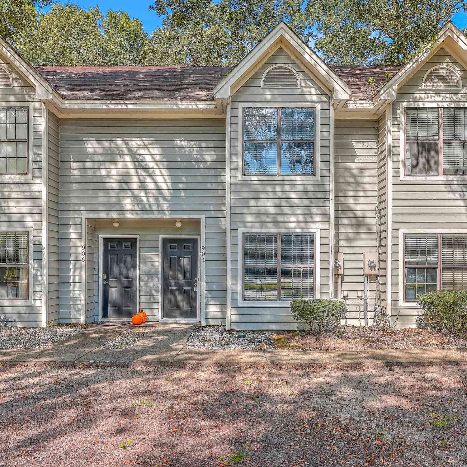Townhouse For Sale - 904 Sea Gull Drive<br/> Mount Pleasant, SC 29464
