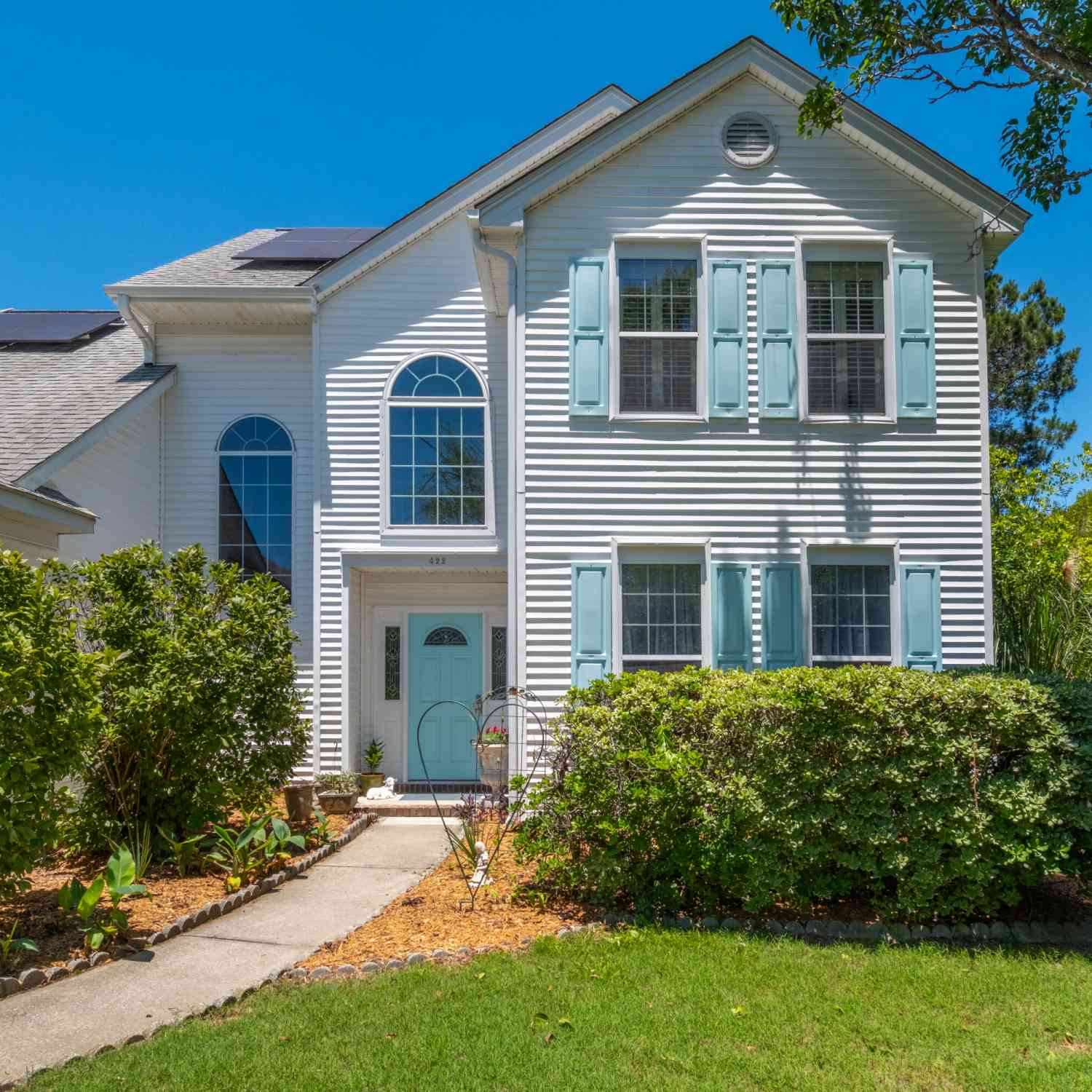 Homes For Sale - 422 S Piazza Court<br/> Mount Pleasant, SC 29464