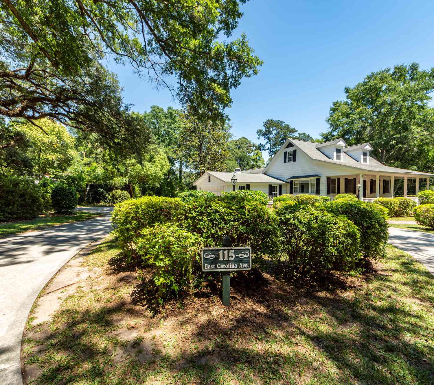 Homes For Sale - 115 E Carolina Avenue<br/> Summerville, SC 29483