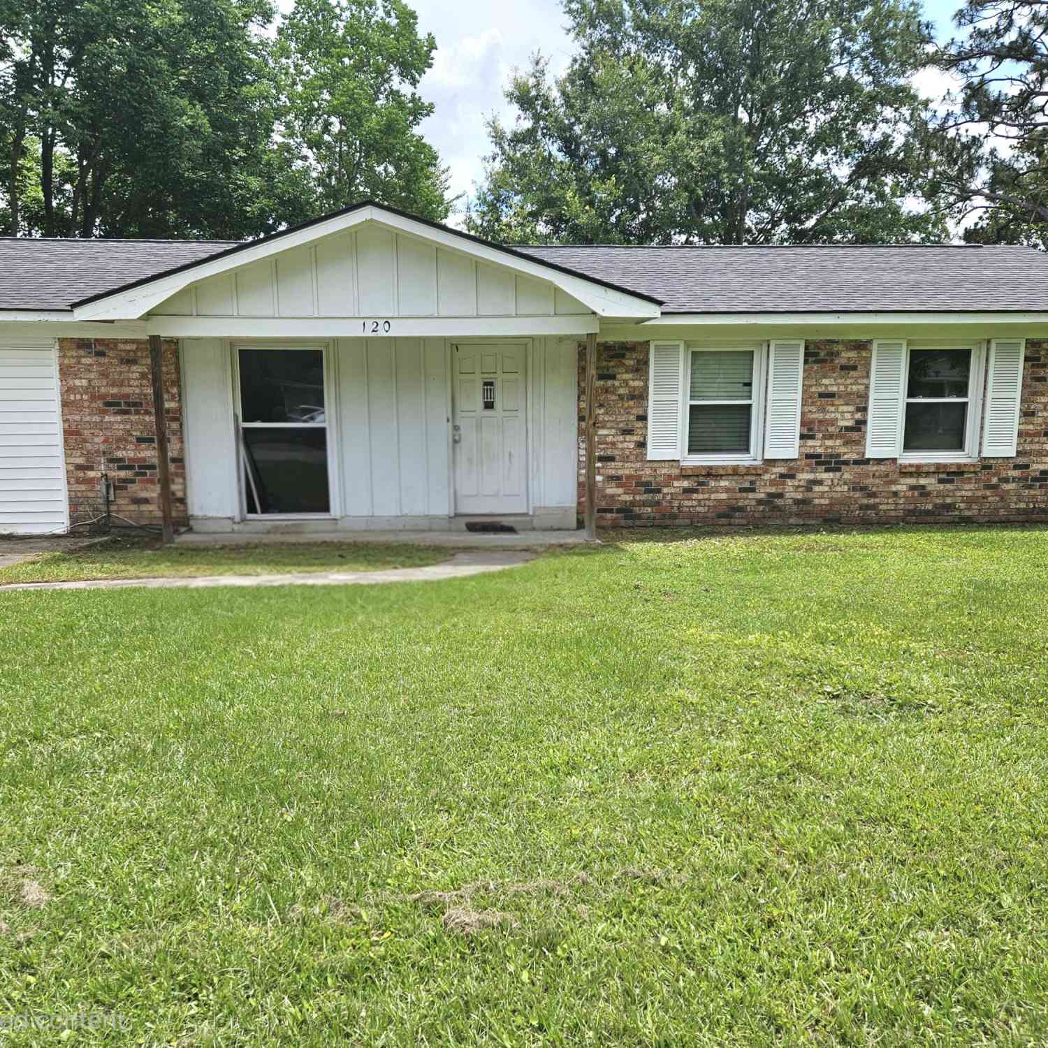 Homes For Sale - 120 Clarine Drive<br/> Goose Creek, SC 29445