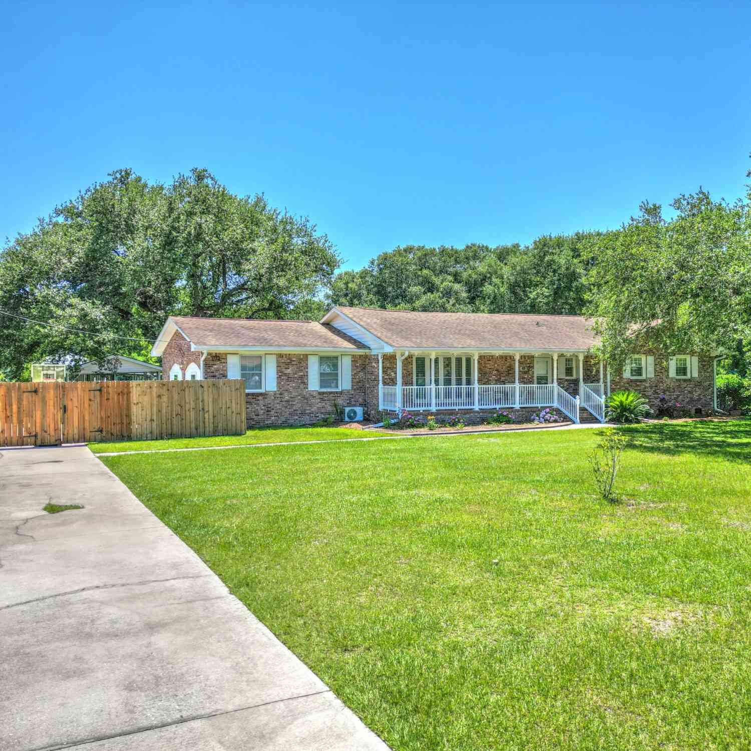 Homes For Sale - 1941 Varner Street<br/> Summerville, SC 29486