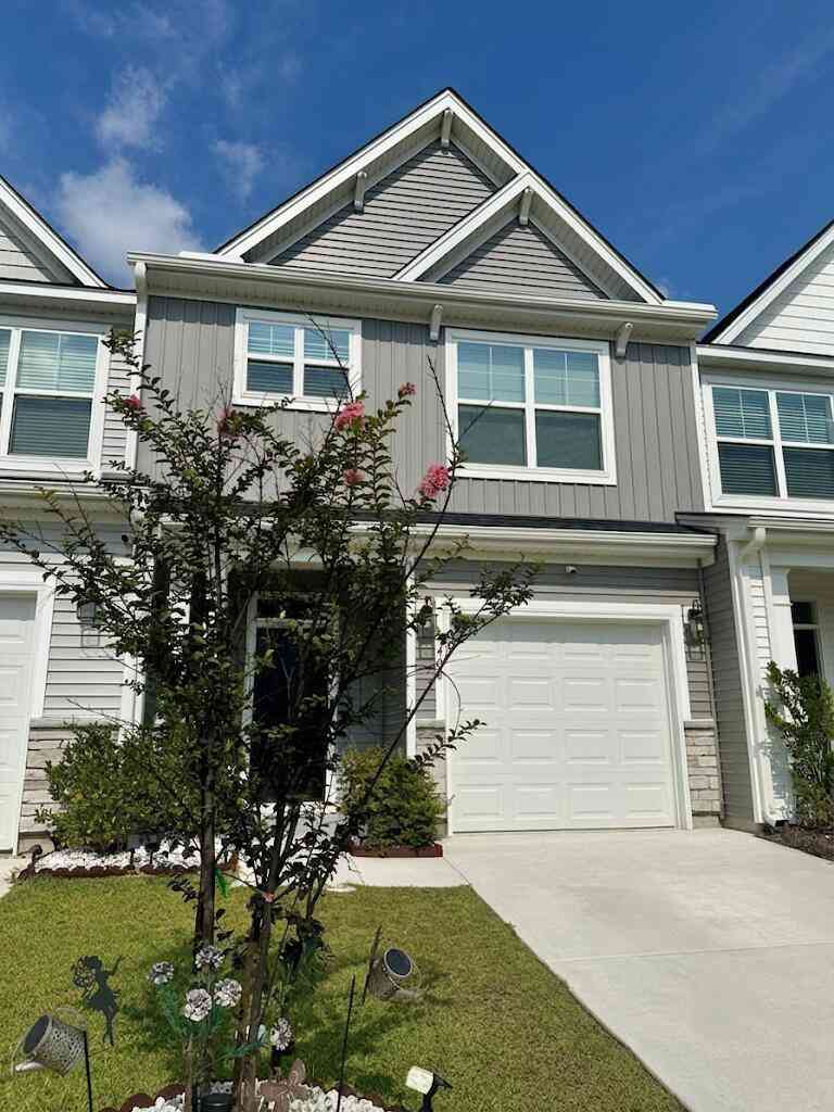 Townhouse For Sale - 406 Duskywing Drive<br/> Goose Creek, SC 29445