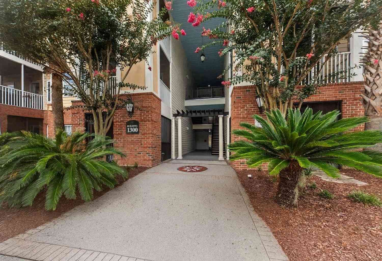 Condo For Sale - 1301 Basildon Road<br/> Mount Pleasant, SC 29466