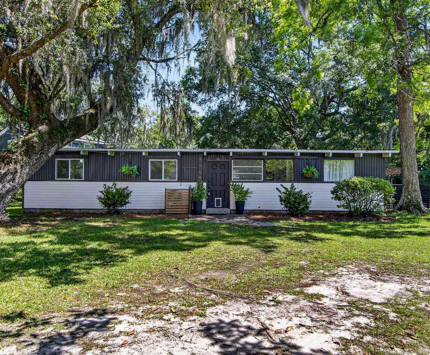 Homes For Sale - 1986 Raina Street<br/> Johns Island, SC 29455