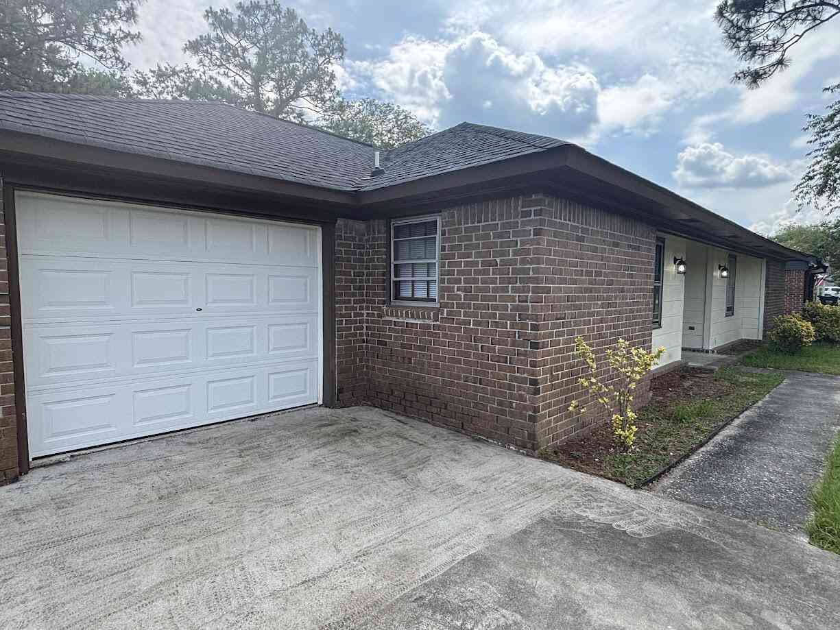 Homes For Rent - 206 Longleaf Road<br/> Summerville, SC 29486