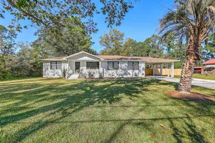 Homes For Rent - 702 N Palmetto Street<br/> Summerville, SC 29483