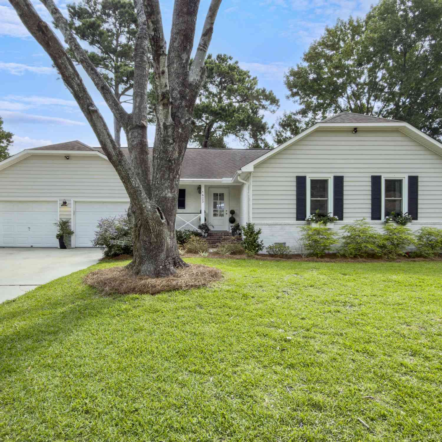 Homes For Sale - 1625 Longview Road<br/> Mount Pleasant, SC 29464