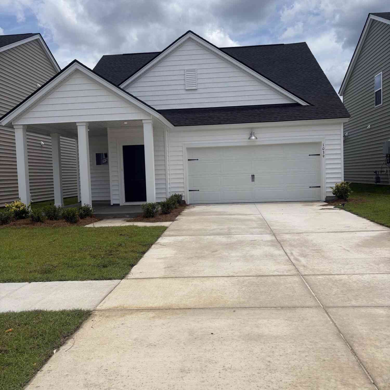 Homes For Sale - 1039 Adirondack Drive<br/> Summerville, SC 29485