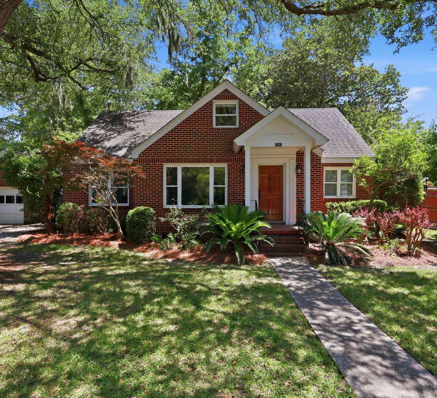 Homes For Rent - 2043 Wappoo Drive<br/> Charleston, SC 29412