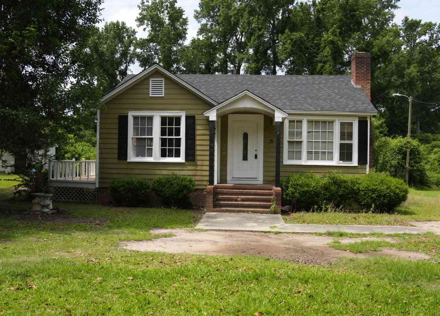 Homes For Sale - 509 E Moore Street<br/> Olanta, SC 29114
