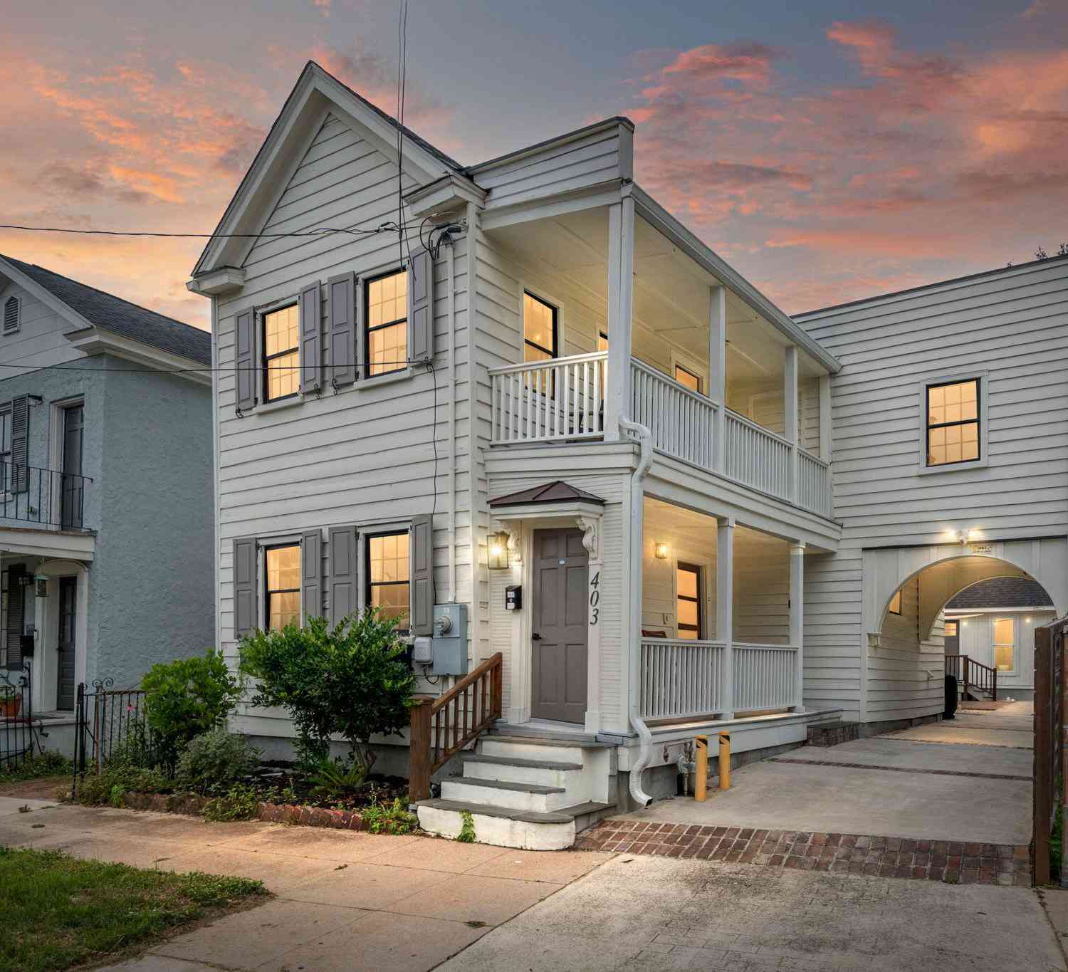 Homes For Sale - 403 Sumter Street<br/> Charleston, SC 29403