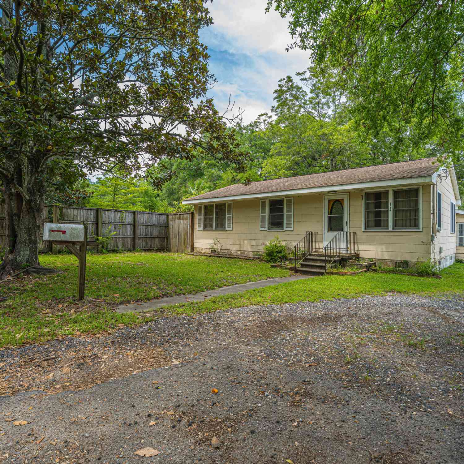 Homes For Sale - 1182 Russell Drive<br/> Mount Pleasant, SC 29464