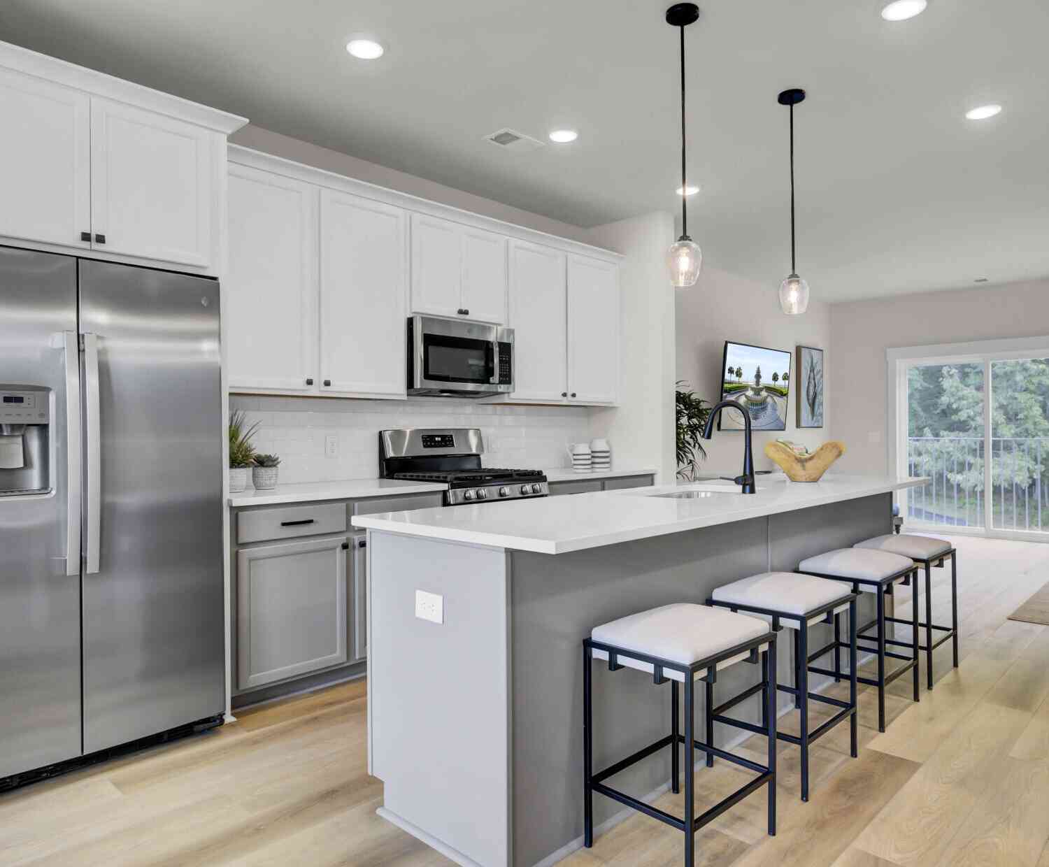 Townhouse For Sale - 136 Fernbank Road Court<br/> Johns Island, SC 29455