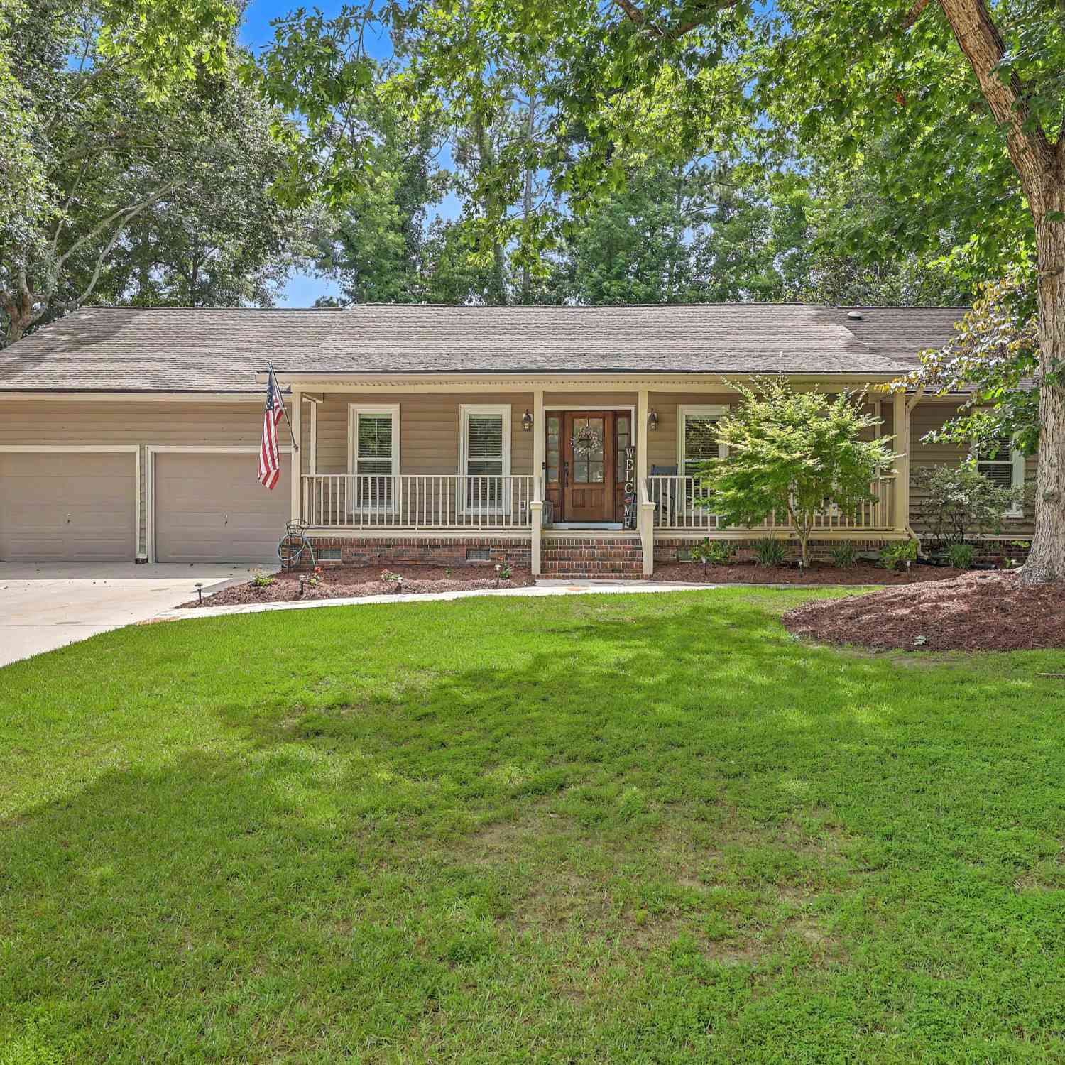 Homes For Sale - 818 Law Lane<br/> Mount Pleasant, SC 29464
