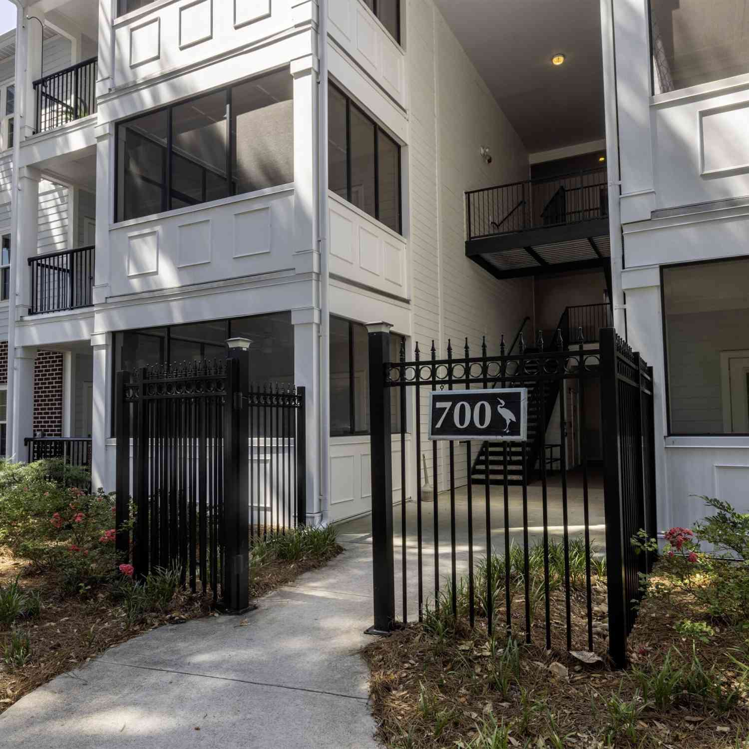 Condo For Sale - 1025 Riverland Woods Place #APT 708<br/> Charleston, SC 29412